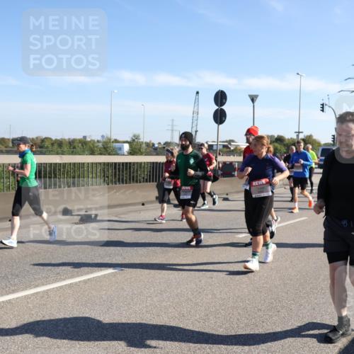 03.10.2025 - Köhlbrandbrückenlauf Julia Fischer http://msf.ph/oto/9002959 03.10.2025 12:21:10 Position 3  meine-sportfotos.de