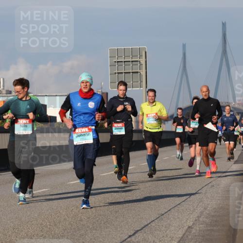 03.10.2025 - Köhlbrandbrückenlauf Luisa Fischer http://msf.ph/oto/9002967 03.10.2025 10:44:48 Position 3 1027, 2955 meine-sportfotos.de