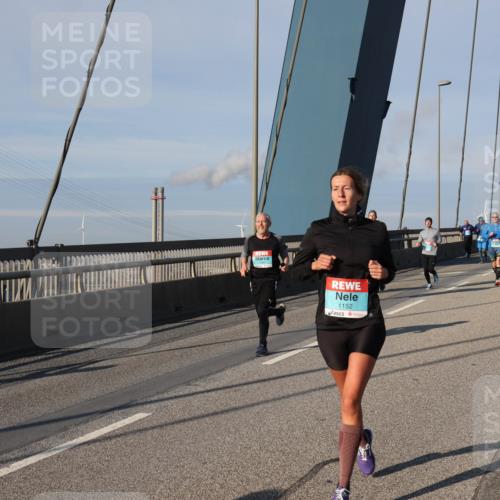 03.10.2025 - Köhlbrandbrückenlauf Julia Fischer http://msf.ph/oto/9002968 03.10.2025 09:43:43 Position 2 1152 meine-sportfotos.de