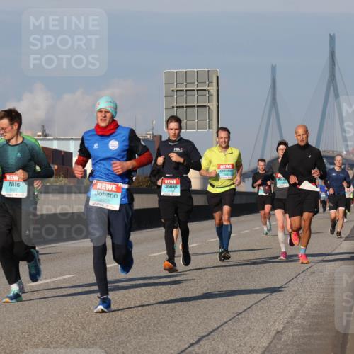 03.10.2025 - Köhlbrandbrückenlauf Luisa Fischer http://msf.ph/oto/9002971 03.10.2025 10:44:48 Position 3 1027, 2955, 3136, 1258 meine-sportfotos.de