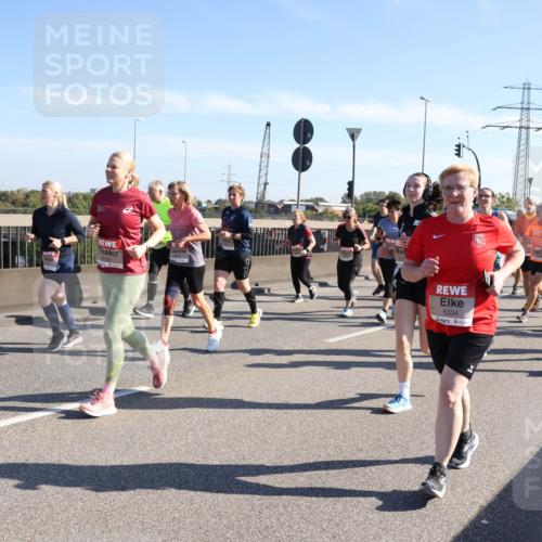 03.10.2025 - Köhlbrandbrückenlauf Julia Fischer http://msf.ph/oto/9002983 03.10.2025 12:21:14 Position 3 5334 meine-sportfotos.de