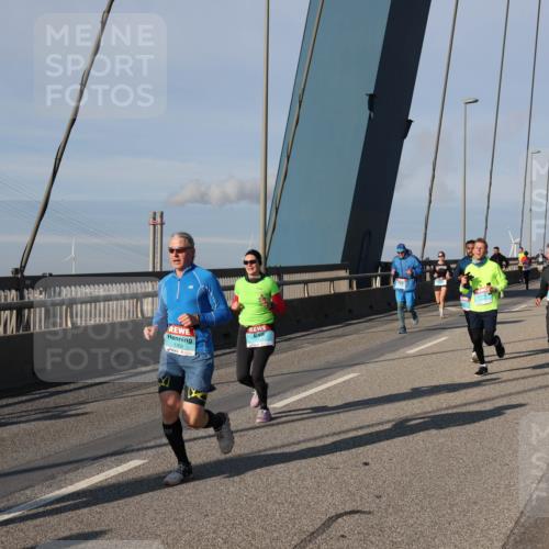 03.10.2025 - Köhlbrandbrückenlauf Julia Fischer http://msf.ph/oto/9002988 03.10.2025 09:43:48 Position 2  meine-sportfotos.de