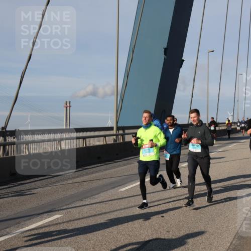 03.10.2025 - Köhlbrandbrückenlauf Julia Fischer http://msf.ph/oto/9002998 03.10.2025 09:43:49 Position 2 277737377771 meine-sportfotos.de