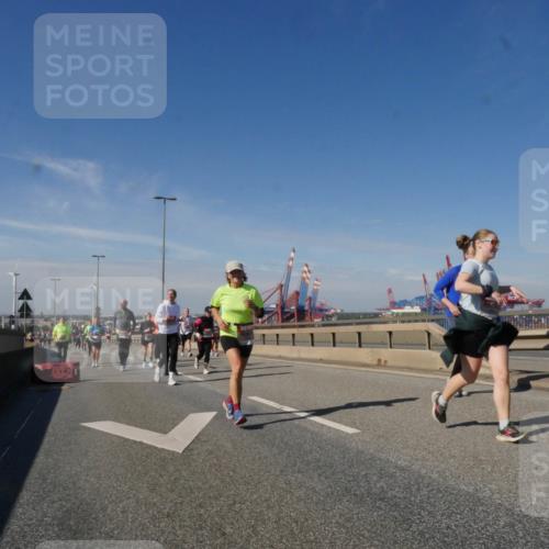03.10.2025 - Köhlbrandbrückenlauf Matties Gatica Varas http://msf.ph/oto/9002999 03.10.2025 12:56:35 Position 2  meine-sportfotos.de