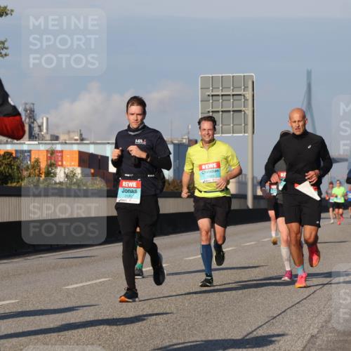 03.10.2025 - Köhlbrandbrückenlauf Luisa Fischer http://msf.ph/oto/9003004 03.10.2025 10:44:50 Position 3 2955, 3136, 1083 meine-sportfotos.de