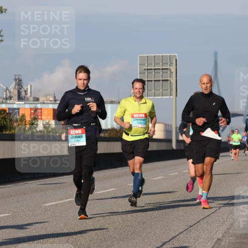 03.10.2025 - Köhlbrandbrückenlauf Luisa Fischer http://msf.ph/oto/9003007 03.10.2025 10:44:50 Position 3 3136, 1083 meine-sportfotos.de