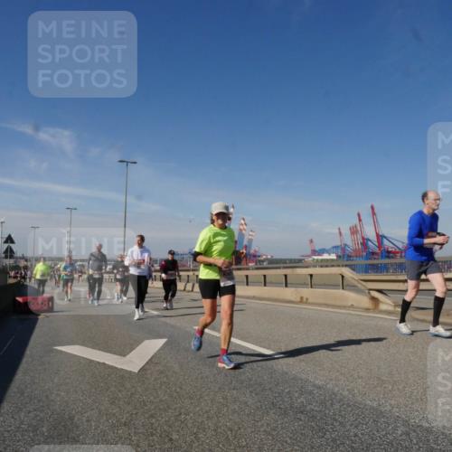 03.10.2025 - Köhlbrandbrückenlauf Matties Gatica Varas http://msf.ph/oto/9003010 03.10.2025 12:56:35 Position 2  meine-sportfotos.de