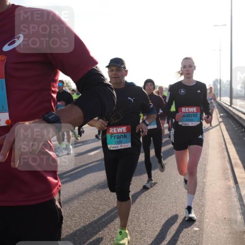 03.10.2025 - Köhlbrandbrückenlauf Fabian Wolf http://msf.ph/oto/9003030 03.10.2025 09:18:10 Position 3 2696, 99091, 1333, 2698 meine-sportfotos.de