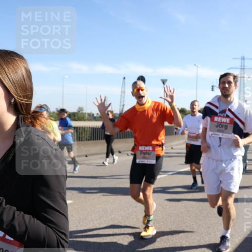 03.10.2025 - Köhlbrandbrückenlauf Julia Fischer http://msf.ph/oto/9003042 03.10.2025 12:21:17 Position 3  meine-sportfotos.de