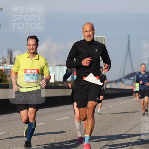 03.10.2025 - Köhlbrandbrückenlauf Luisa Fischer http://msf.ph/oto/9003044 03.10.2025 10:44:53 Position 3 1703, 1083 meine-sportfotos.de