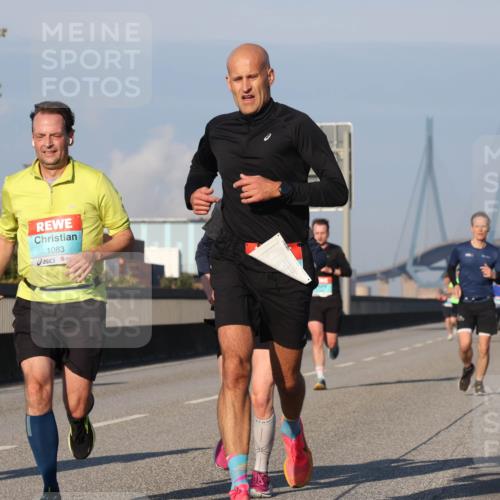 03.10.2025 - Köhlbrandbrückenlauf Luisa Fischer http://msf.ph/oto/9003047 03.10.2025 10:44:53 Position 3 1083 meine-sportfotos.de