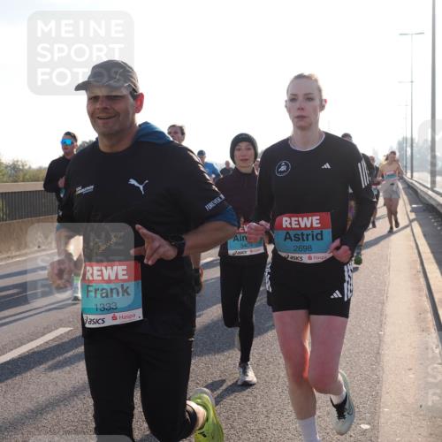 03.10.2025 - Köhlbrandbrückenlauf Fabian Wolf http://msf.ph/oto/9003050 03.10.2025 09:18:11 Position 3 1333, 3409, 2698 meine-sportfotos.de
