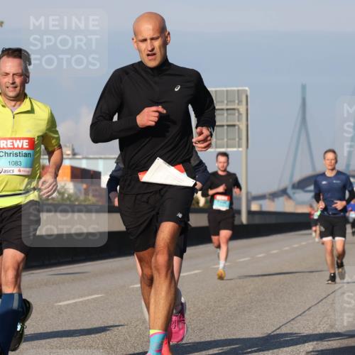 03.10.2025 - Köhlbrandbrückenlauf Luisa Fischer http://msf.ph/oto/9003054 03.10.2025 10:44:53 Position 3 1083 meine-sportfotos.de
