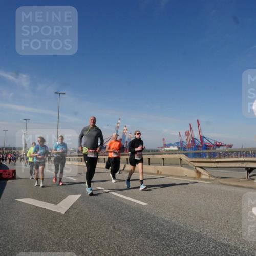 03.10.2025 - Köhlbrandbrückenlauf Matties Gatica Varas http://msf.ph/oto/9003068 03.10.2025 12:56:39 Position 2  meine-sportfotos.de