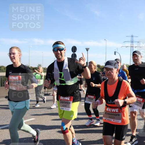 03.10.2025 - Köhlbrandbrückenlauf Julia Fischer http://msf.ph/oto/9003074 03.10.2025 12:21:20 Position 3 561, 4245, 6045, 6046, 5277 meine-sportfotos.de