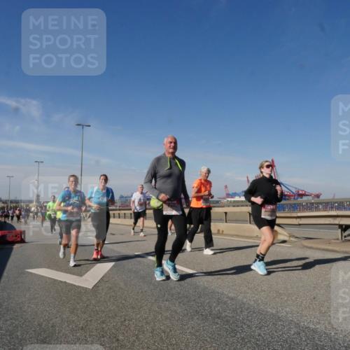 03.10.2025 - Köhlbrandbrückenlauf Matties Gatica Varas http://msf.ph/oto/9003079 03.10.2025 12:56:40 Position 2 18 meine-sportfotos.de