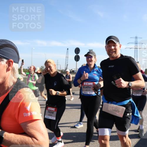 03.10.2025 - Köhlbrandbrückenlauf Julia Fischer http://msf.ph/oto/9003082 03.10.2025 12:21:21 Position 3 6046, 6110, 6557 meine-sportfotos.de
