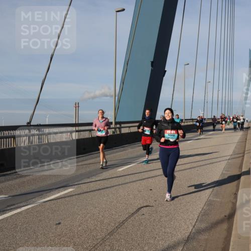 03.10.2025 - Köhlbrandbrückenlauf Julia Fischer http://msf.ph/oto/9003088 03.10.2025 09:44:23 Position 2  meine-sportfotos.de