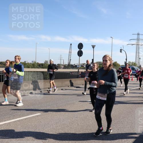 03.10.2025 - Köhlbrandbrückenlauf Julia Fischer http://msf.ph/oto/9003104 03.10.2025 12:21:24 Position 3  meine-sportfotos.de