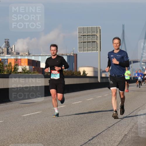 03.10.2025 - Köhlbrandbrückenlauf Luisa Fischer http://msf.ph/oto/9003113 03.10.2025 10:44:56 Position 3 1068 meine-sportfotos.de