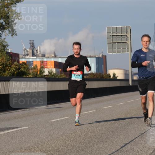 03.10.2025 - Köhlbrandbrückenlauf Luisa Fischer http://msf.ph/oto/9003118 03.10.2025 10:44:56 Position 3 1068 meine-sportfotos.de