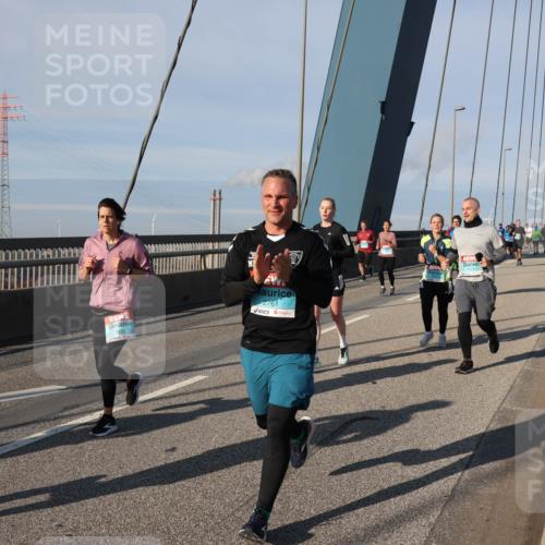 03.10.2025 - Köhlbrandbrückenlauf Julia Fischer http://msf.ph/oto/9003120 03.10.2025 09:44:34 Position 2 1424, 2761 meine-sportfotos.de