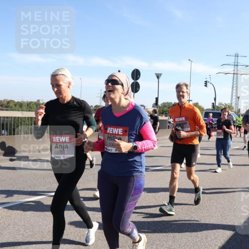 03.10.2025 - Köhlbrandbrückenlauf Julia Fischer http://msf.ph/oto/9003126 03.10.2025 12:21:26 Position 3 5285, 530 meine-sportfotos.de