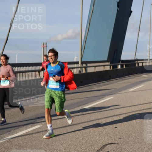03.10.2025 - Köhlbrandbrückenlauf Julia Fischer http://msf.ph/oto/9003136 03.10.2025 09:44:37 Position 2 3454 meine-sportfotos.de