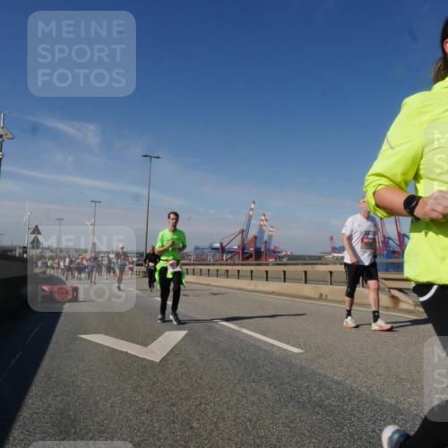 03.10.2025 - Köhlbrandbrückenlauf Matties Gatica Varas http://msf.ph/oto/9003146 03.10.2025 12:56:44 Position 2  meine-sportfotos.de