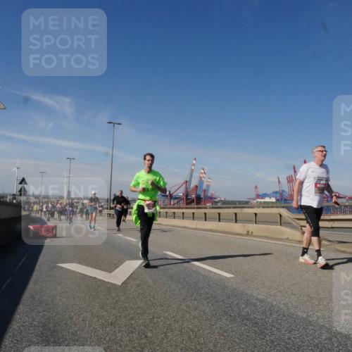 03.10.2025 - Köhlbrandbrückenlauf Matties Gatica Varas http://msf.ph/oto/9003154 03.10.2025 12:56:44 Position 2  meine-sportfotos.de