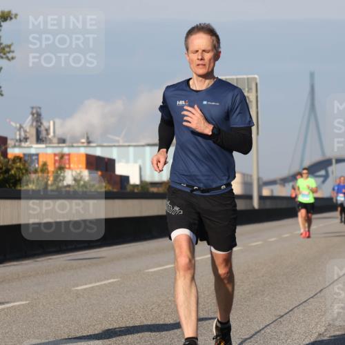 03.10.2025 - Köhlbrandbrückenlauf Luisa Fischer http://msf.ph/oto/9003162 03.10.2025 10:44:59 Position 3  meine-sportfotos.de