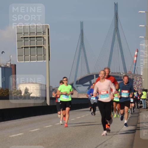03.10.2025 - Köhlbrandbrückenlauf Luisa Fischer http://msf.ph/oto/9003183 03.10.2025 10:45:01 Position 3  meine-sportfotos.de