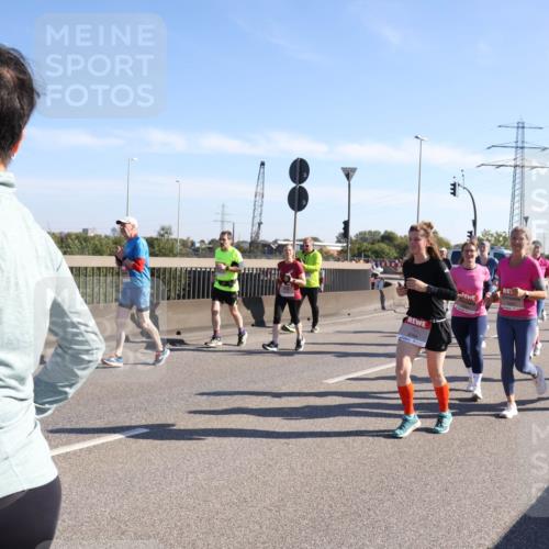 03.10.2025 - Köhlbrandbrückenlauf Julia Fischer http://msf.ph/oto/9003190 03.10.2025 12:21:33 Position 3 59221 meine-sportfotos.de