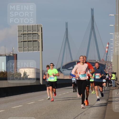03.10.2025 - Köhlbrandbrückenlauf Luisa Fischer http://msf.ph/oto/9003192 03.10.2025 10:45:02 Position 3  meine-sportfotos.de