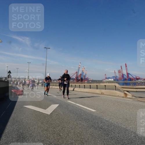 03.10.2025 - Köhlbrandbrückenlauf Matties Gatica Varas http://msf.ph/oto/9003194 03.10.2025 12:56:47 Position 2 18 meine-sportfotos.de
