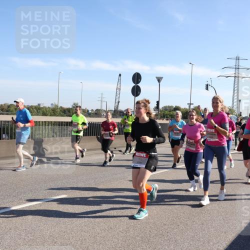 03.10.2025 - Köhlbrandbrückenlauf Julia Fischer http://msf.ph/oto/9003197 03.10.2025 12:21:33 Position 3 6794 meine-sportfotos.de