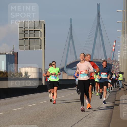 03.10.2025 - Köhlbrandbrückenlauf Luisa Fischer http://msf.ph/oto/9003199 03.10.2025 10:45:02 Position 3 1251, 1265 meine-sportfotos.de
