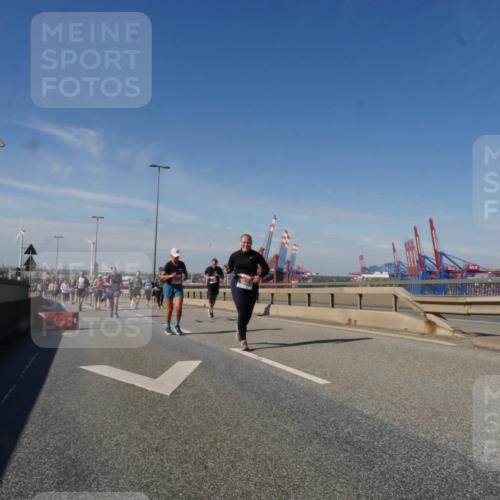 03.10.2025 - Köhlbrandbrückenlauf Matties Gatica Varas http://msf.ph/oto/9003202 03.10.2025 12:56:47 Position 2 118 meine-sportfotos.de