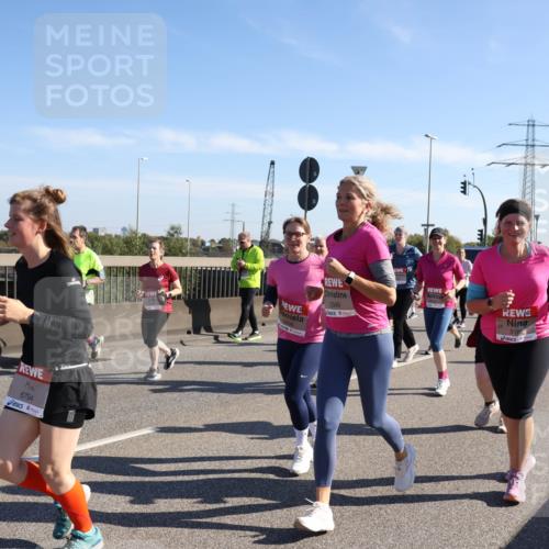 03.10.2025 - Köhlbrandbrückenlauf Julia Fischer http://msf.ph/oto/9003204 03.10.2025 12:21:34 Position 3 6794, 5349, 5185 meine-sportfotos.de