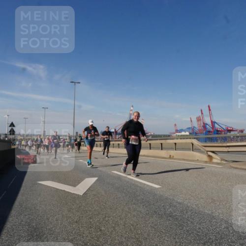 03.10.2025 - Köhlbrandbrückenlauf Matties Gatica Varas http://msf.ph/oto/9003208 03.10.2025 12:56:48 Position 2 18 meine-sportfotos.de