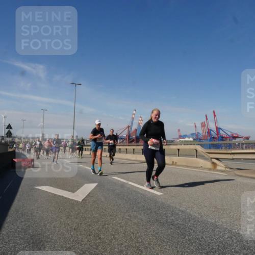 03.10.2025 - Köhlbrandbrückenlauf Matties Gatica Varas http://msf.ph/oto/9003214 03.10.2025 12:56:48 Position 2  meine-sportfotos.de