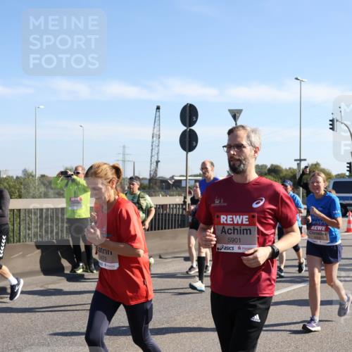 03.10.2025 - Köhlbrandbrückenlauf Julia Fischer http://msf.ph/oto/9003228 03.10.2025 12:21:39 Position 3 5470, 5901, 5500 meine-sportfotos.de