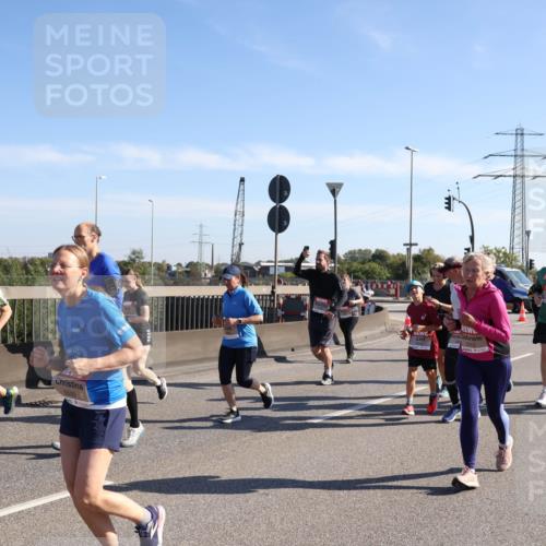 03.10.2025 - Köhlbrandbrückenlauf Julia Fischer http://msf.ph/oto/9003236 03.10.2025 12:21:41 Position 3  meine-sportfotos.de