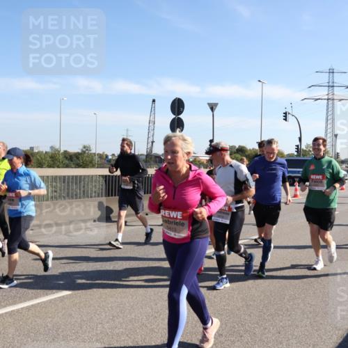 03.10.2025 - Köhlbrandbrückenlauf Julia Fischer http://msf.ph/oto/9003241 03.10.2025 12:21:42 Position 3 5413, 6618 meine-sportfotos.de