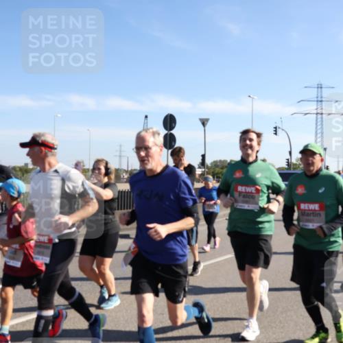 03.10.2025 - Köhlbrandbrückenlauf Julia Fischer http://msf.ph/oto/9003244 03.10.2025 12:21:43 Position 3  meine-sportfotos.de