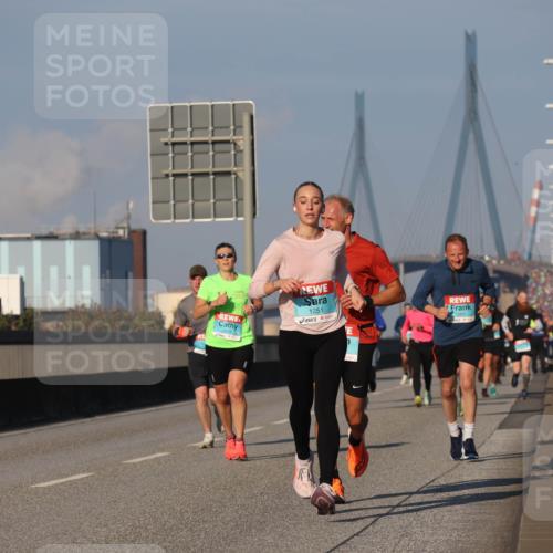 03.10.2025 - Köhlbrandbrückenlauf Luisa Fischer http://msf.ph/oto/9003245 03.10.2025 10:45:05 Position 3 1251 meine-sportfotos.de