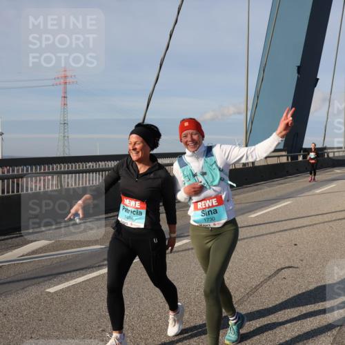 03.10.2025 - Köhlbrandbrückenlauf Julia Fischer http://msf.ph/oto/9003256 03.10.2025 09:45:09 Position 2 1496, 1730 meine-sportfotos.de
