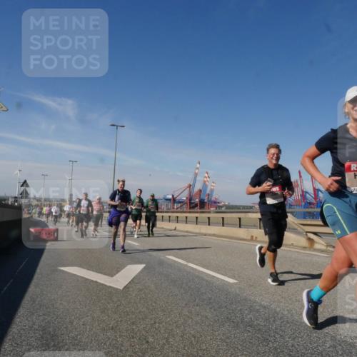 03.10.2025 - Köhlbrandbrückenlauf Matties Gatica Varas http://msf.ph/oto/9003270 03.10.2025 12:56:51 Position 2 5624, 18 meine-sportfotos.de