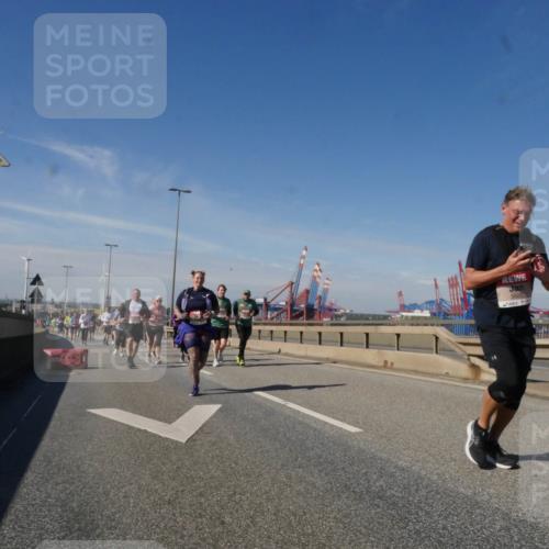 03.10.2025 - Köhlbrandbrückenlauf Matties Gatica Varas http://msf.ph/oto/9003274 03.10.2025 12:56:52 Position 2 5625, 118 meine-sportfotos.de
