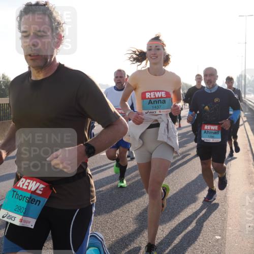 03.10.2025 - Köhlbrandbrückenlauf Fabian Wolf http://msf.ph/oto/9003275 03.10.2025 09:18:16 Position 3 2903, 1437, 1296 meine-sportfotos.de